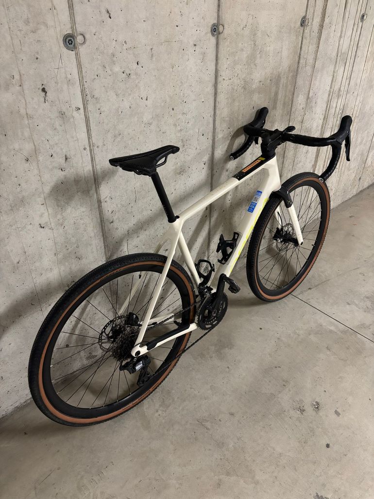 Used Orbea TERRA M20TEAM 2024 2024 Road & Gravel, White — image 4 of 8