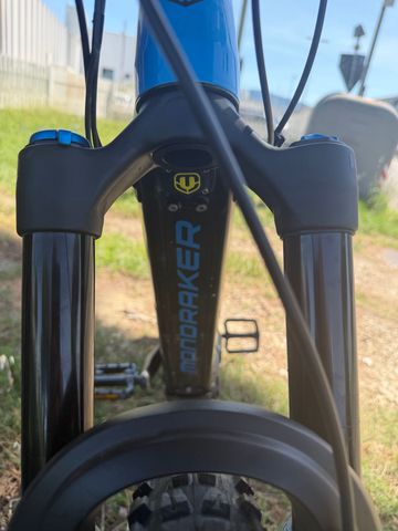 Mondraker Crafty Shimano Deore XT 2023 Mountainbike usato, Blu — immagine 6 di 9