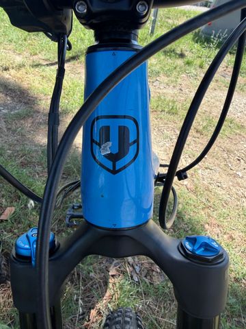 Mondraker Crafty Shimano Deore XT 2023 Mountainbike usato, Blu — immagine 4 di 9
