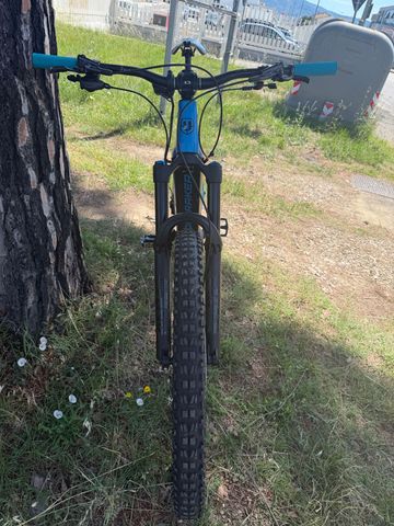 Mondraker Crafty Shimano Deore XT 2023 Mountainbike usato, Blu — immagine 7 di 9