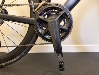 Used Colnago V4Rs Disc Ultegra Di2 8100 w/Fulcrum Racing Wind 400 Wheels 2024 2024 Road & Gravel — image 3 of 10