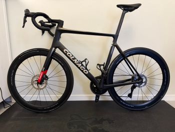 Used Colnago V4Rs Disc Ultegra Di2 8100 w/Fulcrum Racing Wind 400 Wheels 2024 2024 Road & Gravel — image 2 of 10