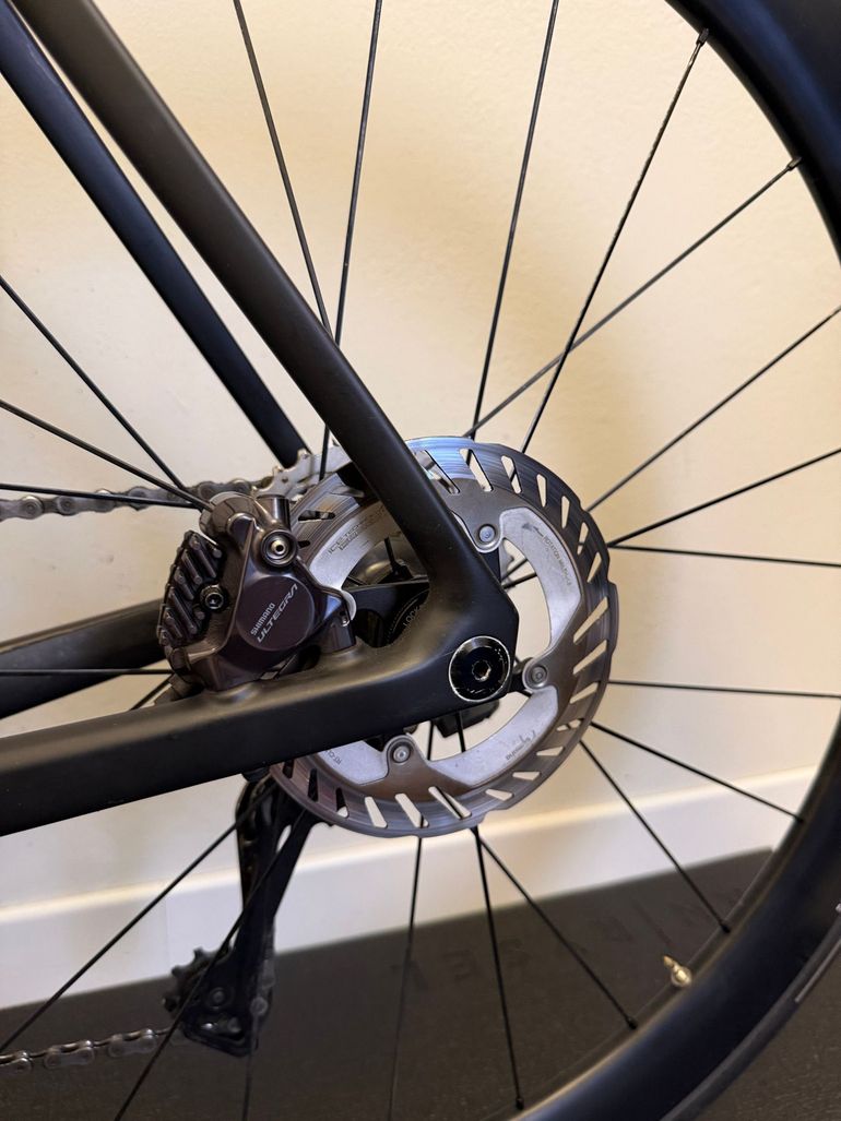Used Colnago V4Rs Disc Ultegra Di2 8100 w/Fulcrum Racing Wind 400 Wheels 2024 2024 Road & Gravel — image 8 of 10