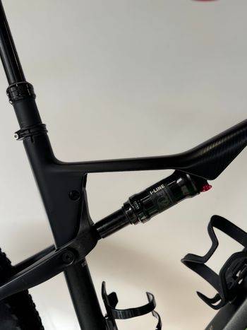 Used Orbea OIZ M30 2024 2025 Mountainbike, Black, 29 — image 7 of 8
