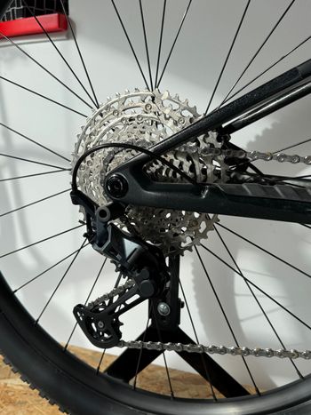 Used Orbea OIZ M30 2024 2025 Mountainbike, Black, 29 — image 3 of 8