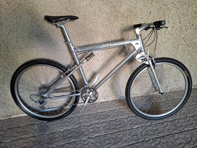 Used Amp Research B3 1994 1994 Mountainbike, Light Gray — image 1 of 6