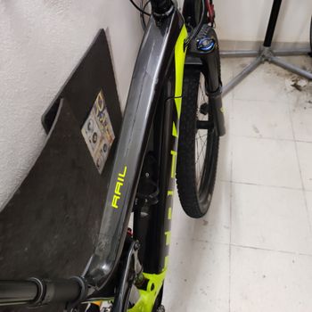 Used Trek Rail 9.5 2021 2021 Mountainbike, Green — image 7 of 10