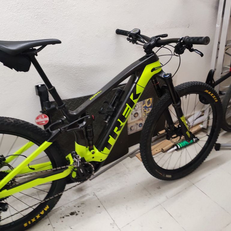 Used Trek Rail 9.5 2021 2021 Mountainbike, Green — image 9 of 10