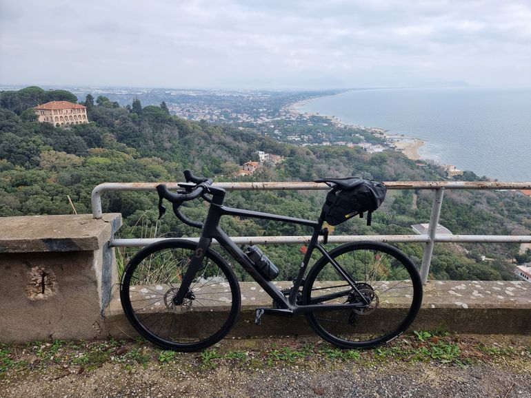Used Scott Addict 10 2023 2023 Road & Gravel, Black — image 6 of 8