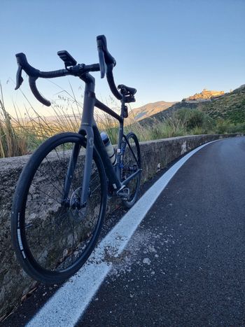 Used Scott Addict 10 2023 2023 Road & Gravel, Black — image 4 of 8