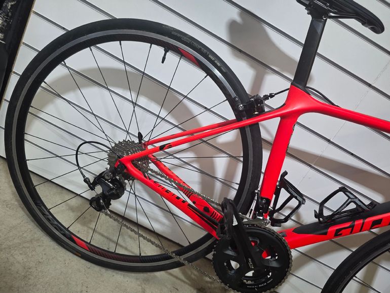 Used Giant TCR Advanced 2 2018 2018 Road & Gravel, Red — image 2 of 7