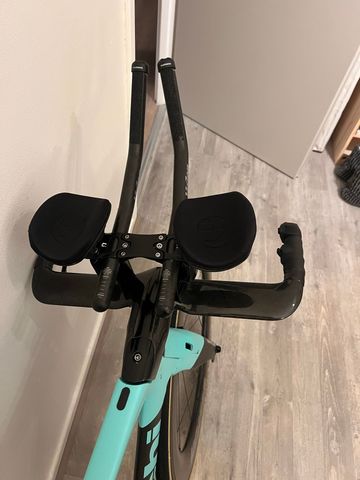 Used Bianchi Aquila Shimano Dura Ace Di2 2024 Road & Gravel, Blue — image 5 of 5