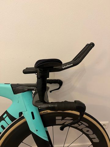 Used Bianchi Aquila Shimano Dura Ace Di2 2024 Road & Gravel, Blue — image 3 of 5