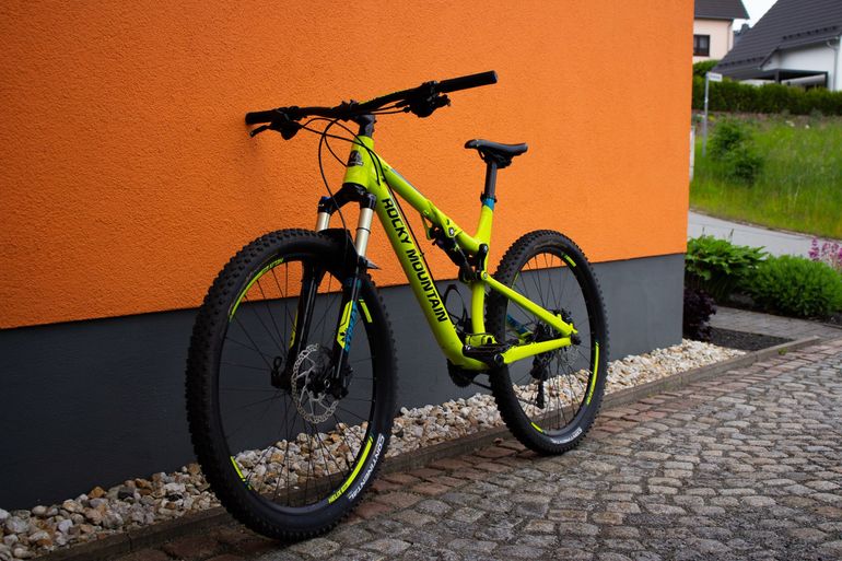 Used Rocky Mountain Thunderbolt 730 2016 2016 Mountainbike, Grün, 27.5 — image 4 of 6