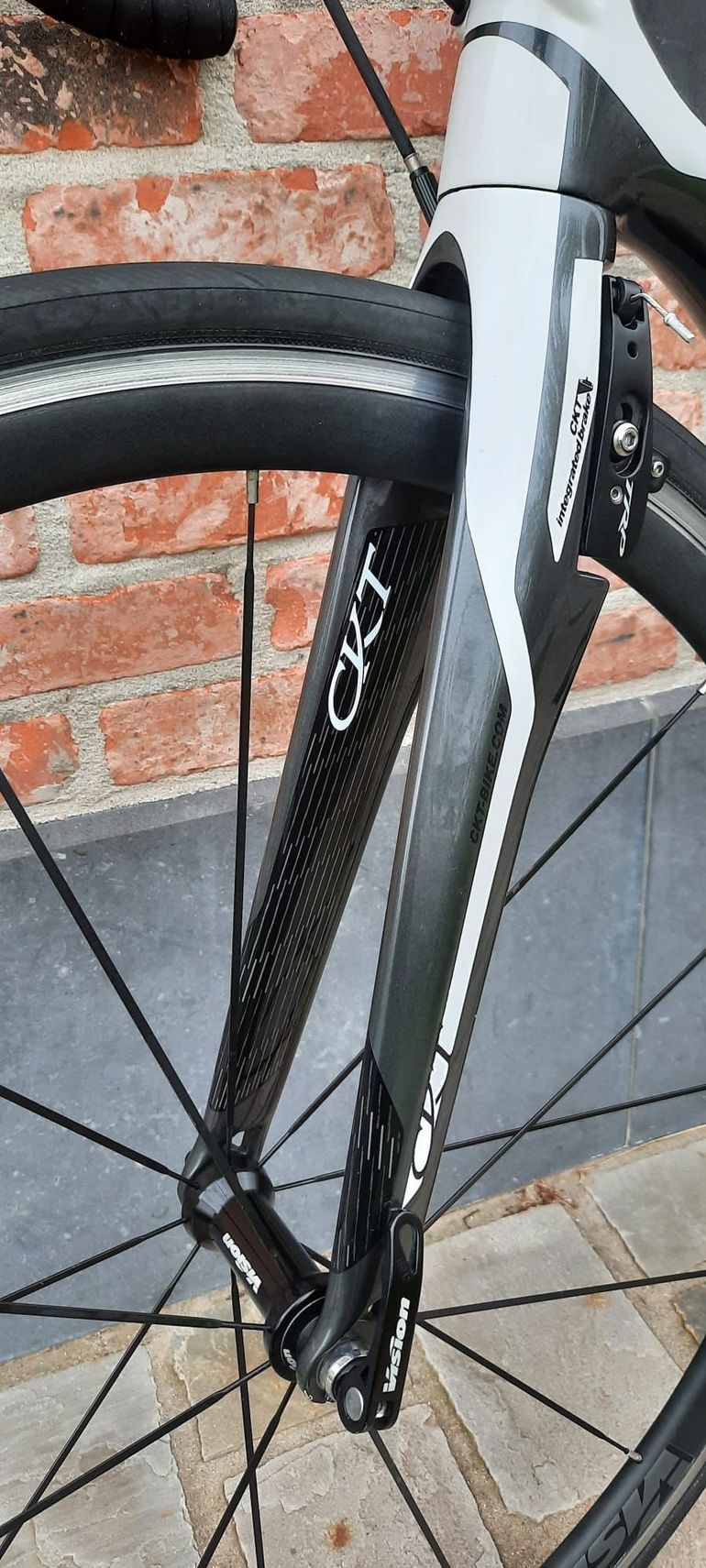 Used CKT Aeroad 2016 Road & Gravel, White — image 9 of 10