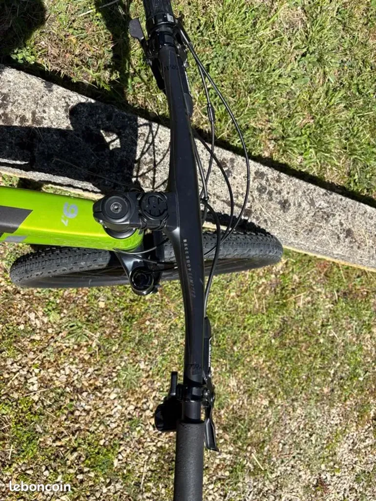 Used Trek Supercaliber SL 9.7 AXS Gen 2 2024 2024 Mountainbike, Light Gray, 29 — image 3 of 12