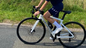 Used Specialized Tarmac SL7 Comp - Rival eTap AXS 2022 2022 Road & Gravel, White — image 2 of 3