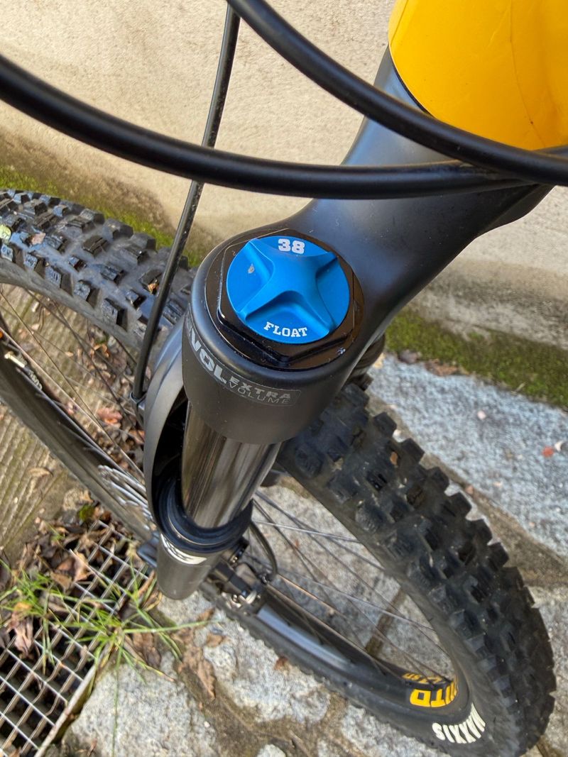 Used Rocky Mountain Altitude Powerplay Shimano Deore XT 2024 Mountainbike, Orange — image 25 of 28