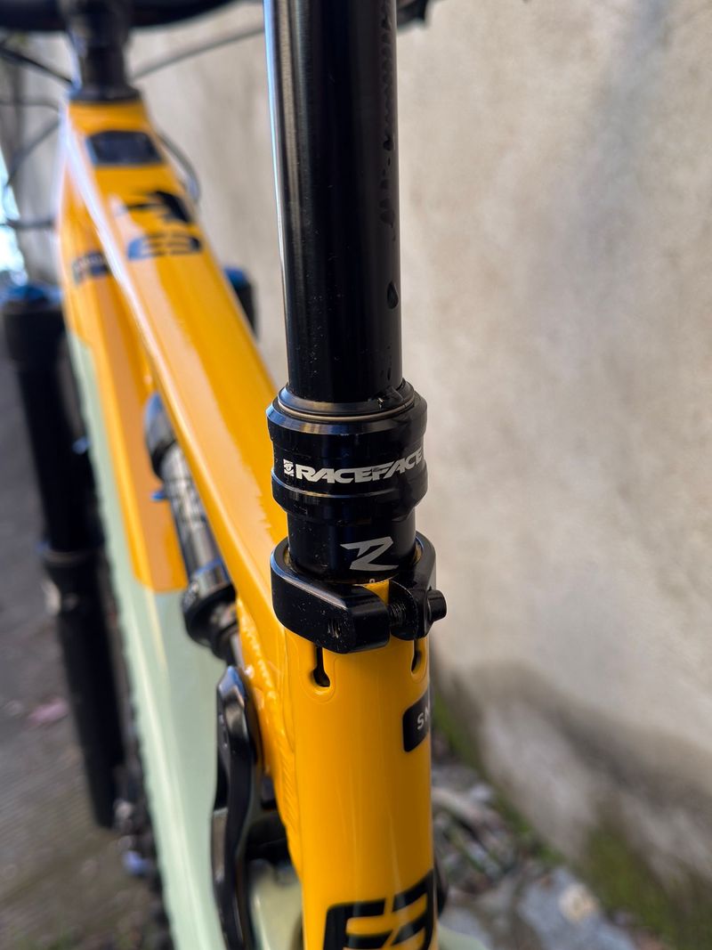 Used Rocky Mountain Altitude Powerplay Shimano Deore XT 2024 Mountainbike, Orange — image 21 of 28