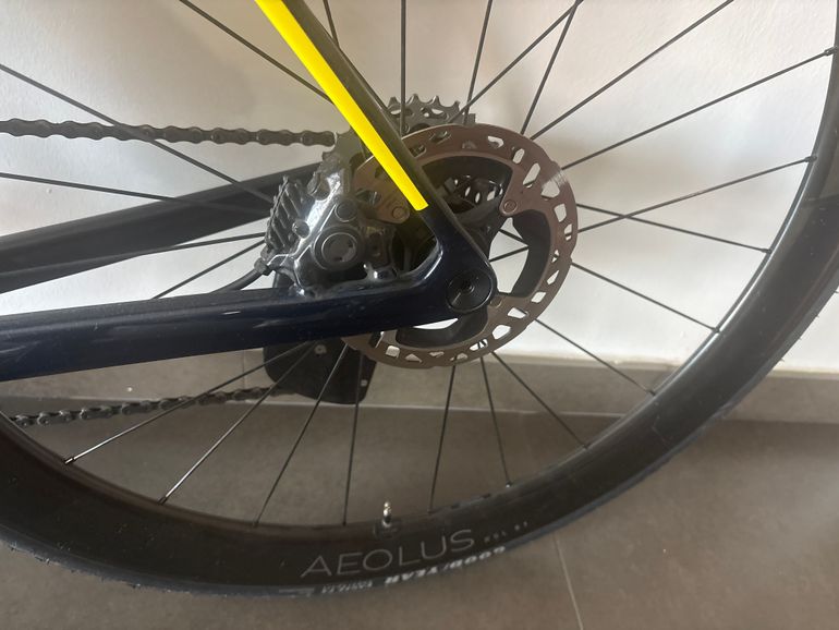 Used Trek Madone Shimano Dura Ace Di2 2025 Road & Gravel, Red — image 10 of 10