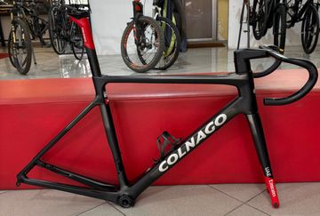 Tweedehands Colnago V4Rs Disc Dura-Ace Di2 9200 w/ENVE SES 3.4 Wheels 2024 Frameset 2024 Road & Gravel