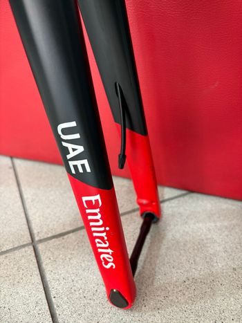 Used Colnago V4Rs Disc Dura-Ace Di2 9200 w/ENVE SES 3.4 Wheels 2024 Frameset 2024 Road & Gravel, Black — image 4 of 10