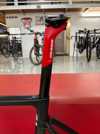 Used Colnago V4Rs Disc Dura-Ace Di2 9200 w/ENVE SES 3.4 Wheels 2024 Frameset 2024 Road & Gravel, Black — image 9 of 10