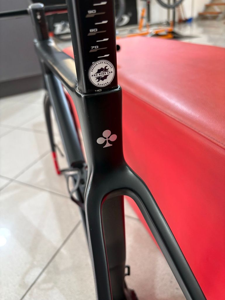 Used Colnago V4Rs Disc Dura-Ace Di2 9200 w/ENVE SES 3.4 Wheels 2024 Frameset 2024 Road & Gravel, Black — image 6 of 10
