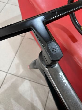 Used Colnago V4Rs Disc Dura-Ace Di2 9200 w/ENVE SES 3.4 Wheels 2024 Frameset 2024 Road & Gravel, Black — image 8 of 10