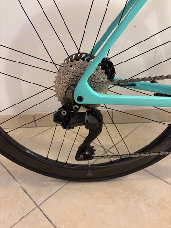 Used Bianchi Specialissima Shimano 105 Di2 2026 Road & Gravel, Blue — image 4 of 9