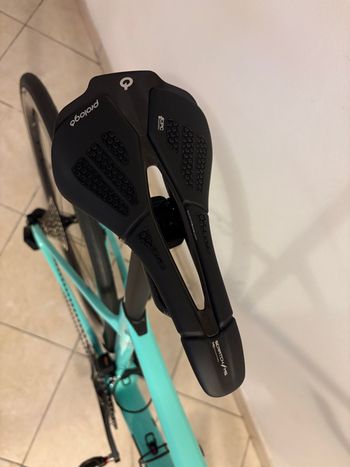 Used Bianchi Specialissima Shimano 105 Di2 2026 Road & Gravel, Blue — image 8 of 9