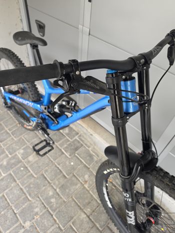 Used Commencal FURIOUS ESSENTIAL FOX 2020 2020 Mountainbike — image 2 of 14