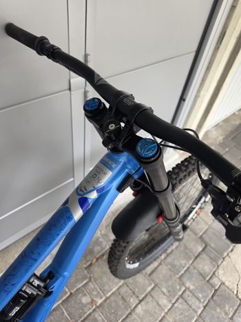 Used Commencal FURIOUS ESSENTIAL FOX 2020 2020 Mountainbike — image 5 of 14
