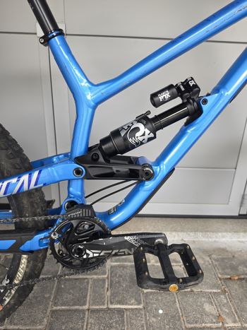 Used Commencal FURIOUS ESSENTIAL FOX 2020 2020 Mountainbike — image 3 of 14