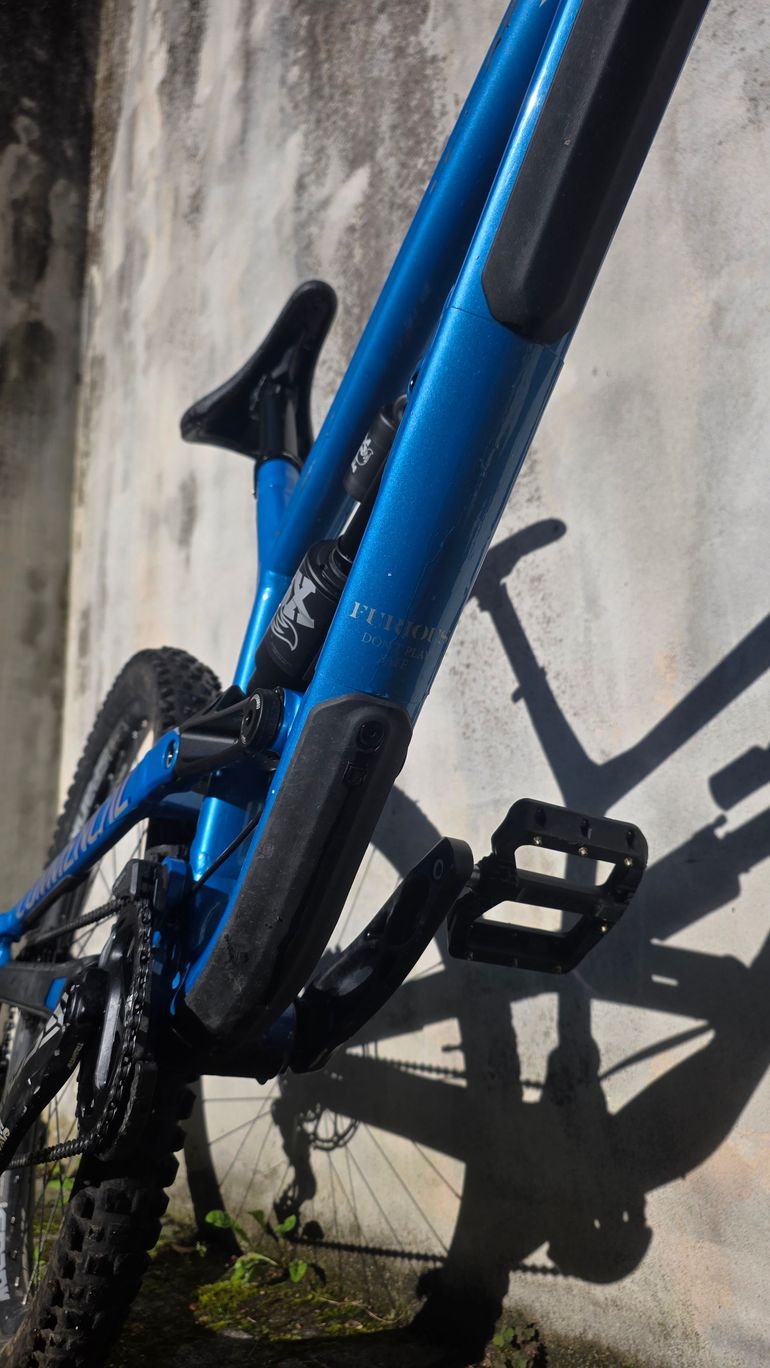 Used Commencal FURIOUS ESSENTIAL FOX 2020 2020 Mountainbike — image 13 of 14