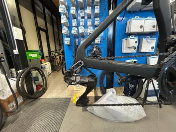 Used Merida REACTO 8000 2023 2023 Road & Gravel, Black — image 3 of 3