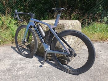 Used Trek Madone SLR 9 AXS Gen 7 2024 2024 Road & Gravel, Light Gray — image 10 of 13