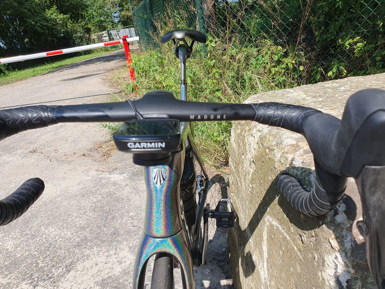 Used Trek Madone SLR 9 AXS Gen 7 2024 2024 Road & Gravel, Light Gray — image 7 of 13