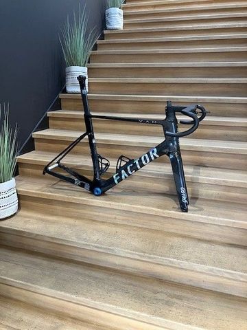 Factor OSTRO VAM - Frameset Premium 2026 Frameset 2026 Road & Gravel de segunda mano