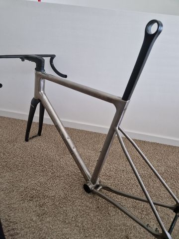Used Bossi Bicycles Custom Frameset 2026 Road & Gravel, Light Gray — image 4 of 5