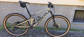 Used Trek Top Fuel 9.7 2021 2021 Mountainbike, Light Gray, 29 — image 2 of 8