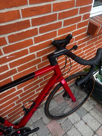 Used Canyon Ultimate CF SL 7 2025 2025 Road & Gravel, Red — image 3 of 5