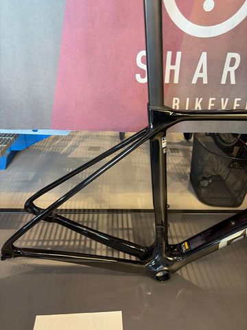 Brugt Giant TCR Advanced Pro 1 Di2 2025 Frameset 2025 Road & Gravel — billede 2 af 4