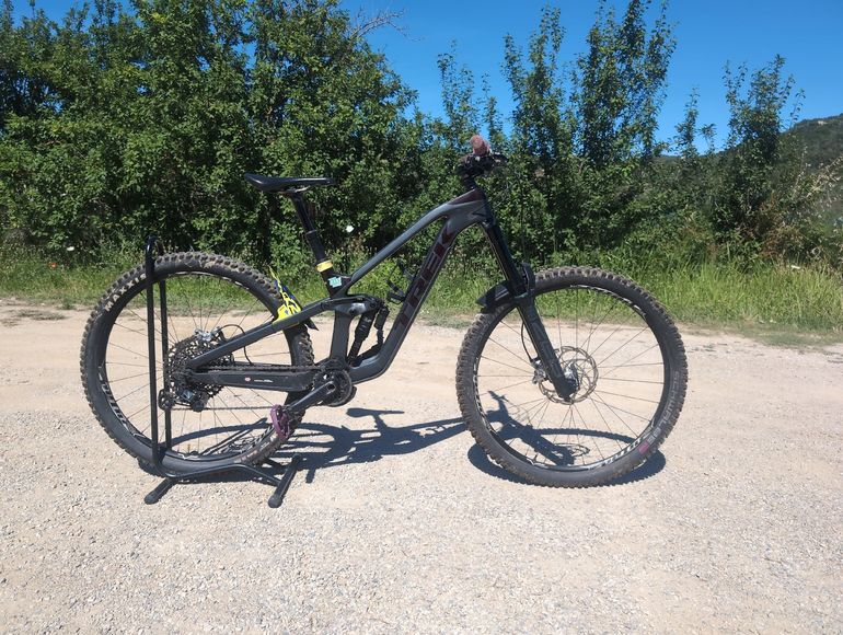 Used Trek Slash 9.7 2021 2021 Mountainbike, Black — image 1 of 8
