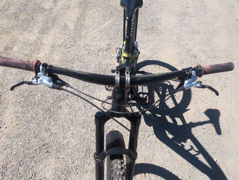 Used Trek Slash 9.7 2021 2021 Mountainbike, Black — image 4 of 8