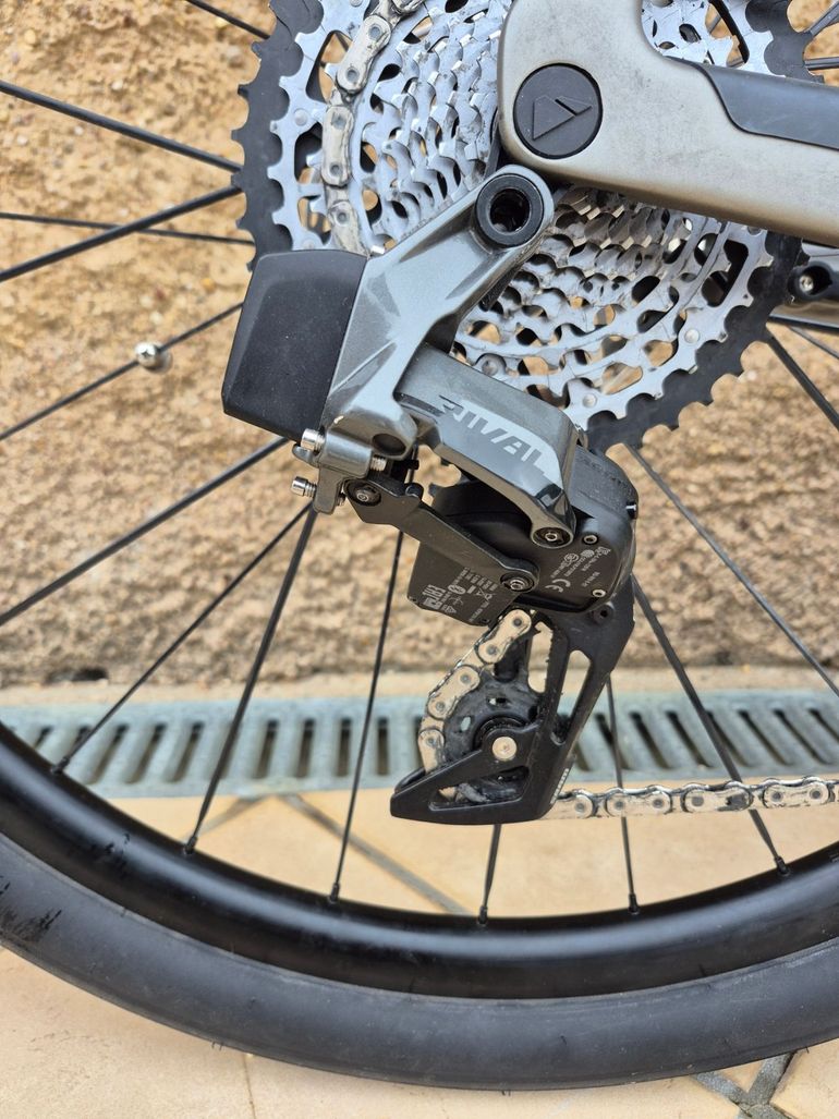 Used Canyon Grail:ON CF 7 2023 2023 Road & Gravel, Light Gray — image 7 of 11