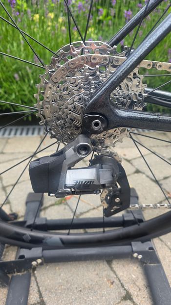 Used Giant TCR Advanced Pro Disc 1 AXS 2024 2024 Road & Gravel, Black — image 8 of 17