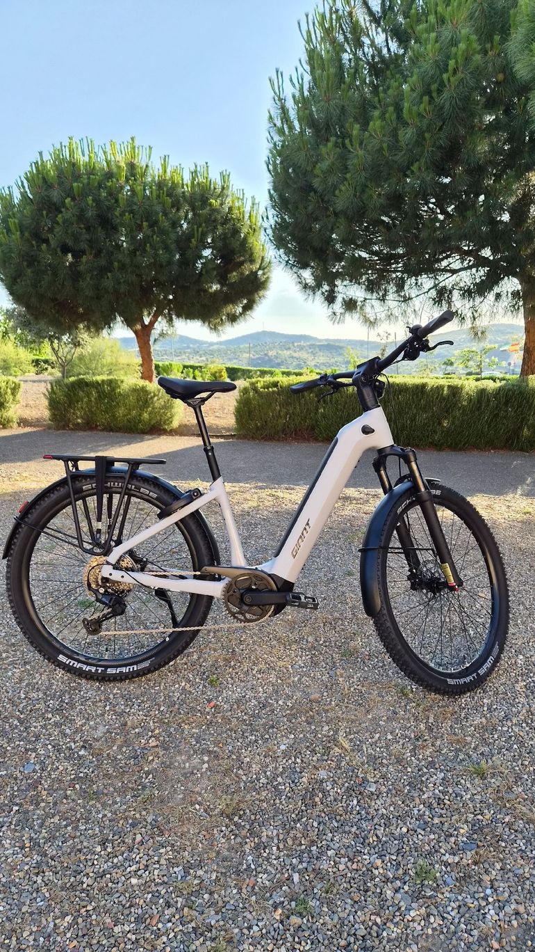 Used Giant Anytour Shimano CUES 2027 Urban, Light Gray — image 1 of 10