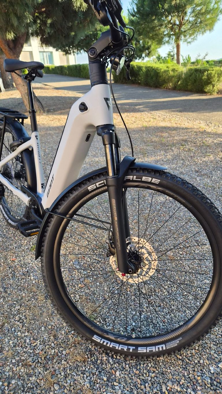 Used Giant Anytour Shimano CUES 2027 Urban, Light Gray — image 2 of 10