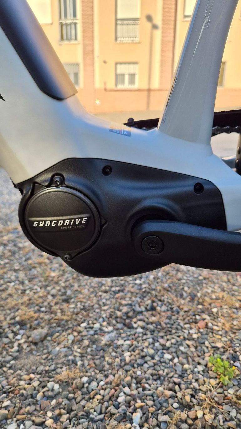 Used Giant Anytour Shimano CUES 2027 Urban, Light Gray — image 7 of 10